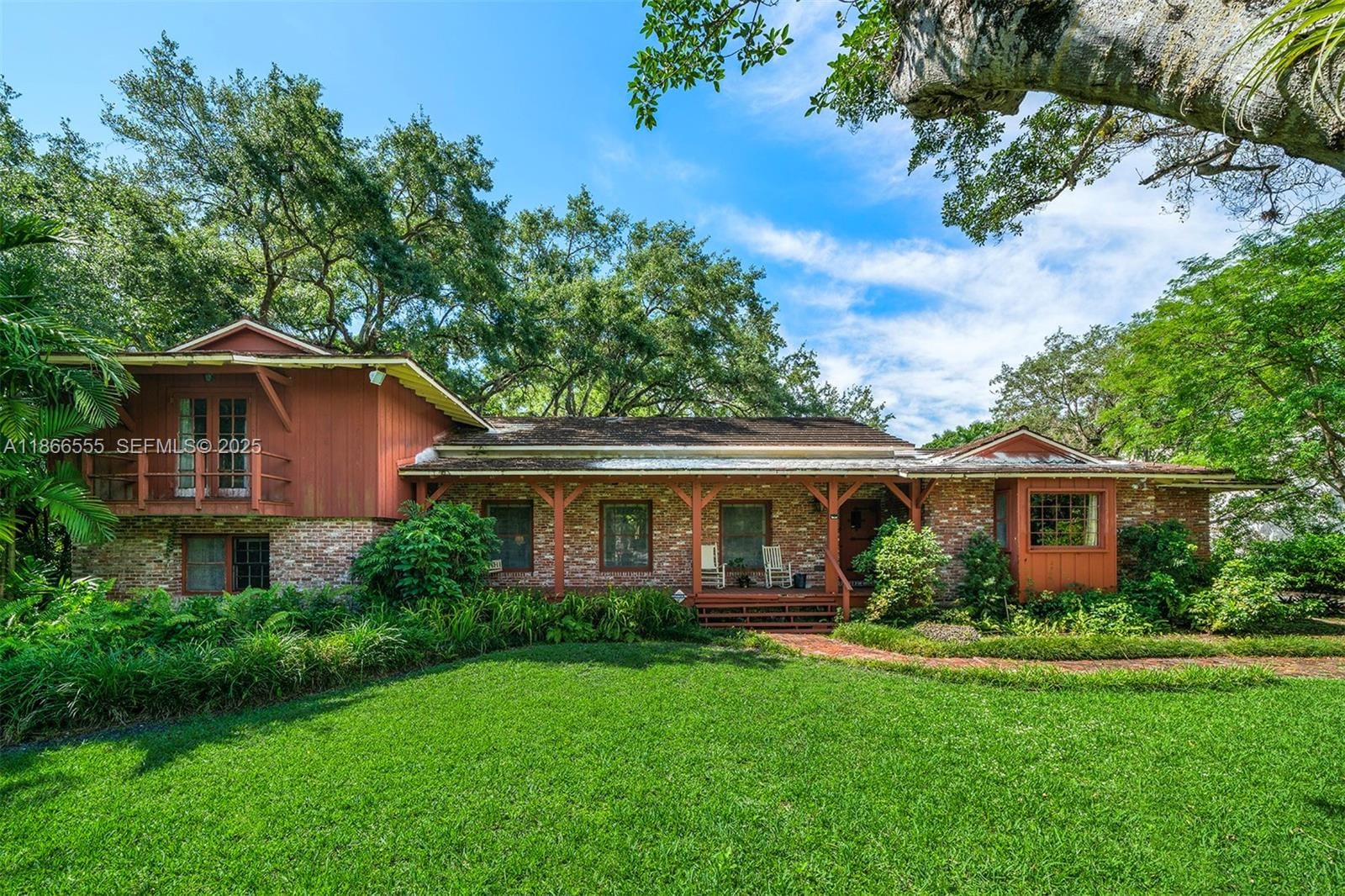 5440 Hammock Drive — photo 4