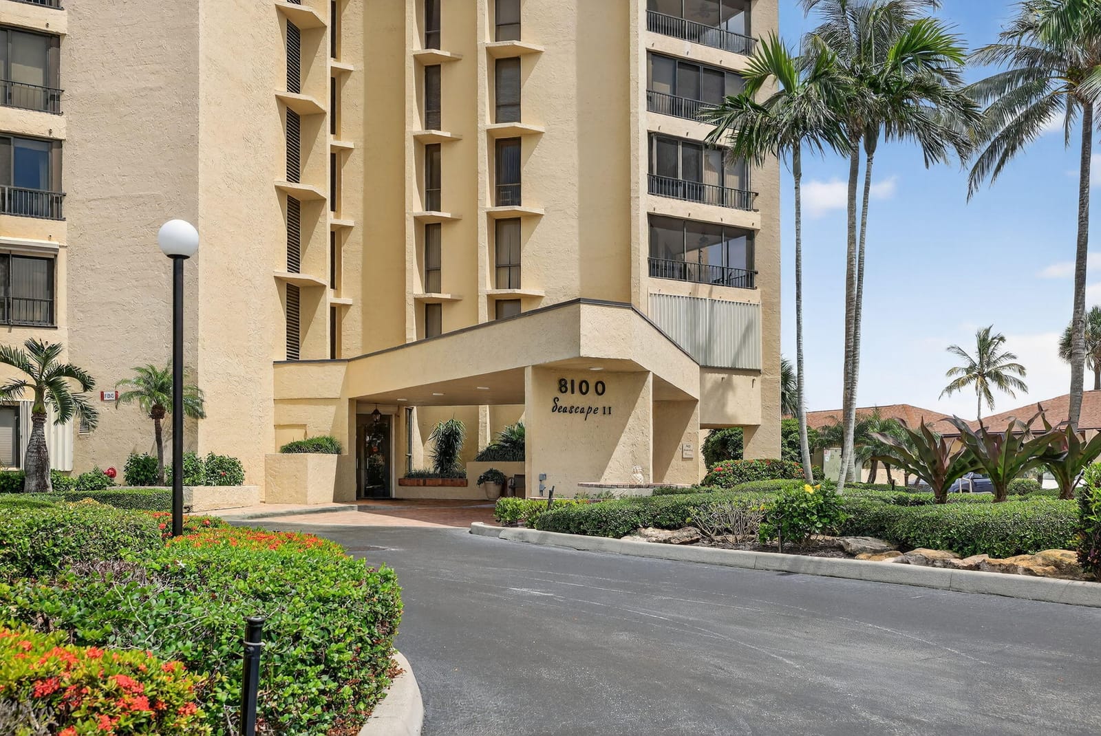 2400 S Ocean Drive 8153 — photo 2