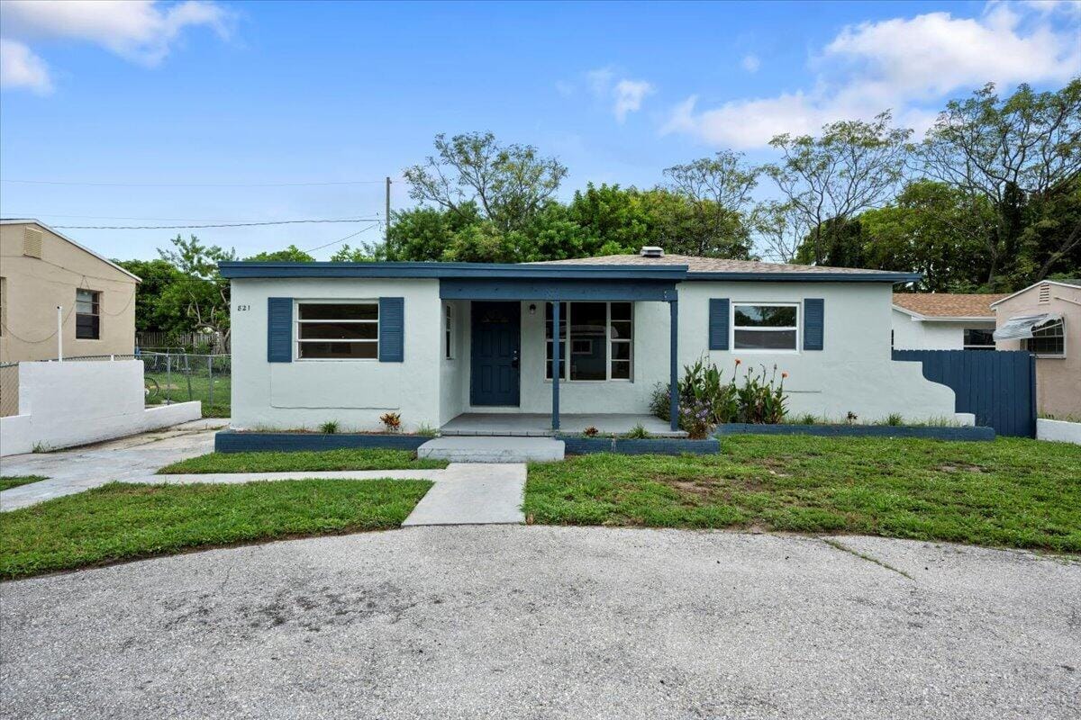 821 43rd Street, West Palm Beach, FL 33407 photo 1