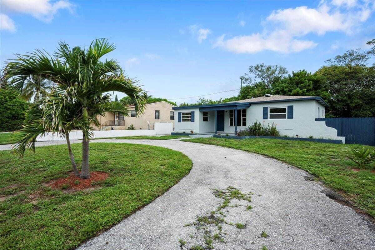 821 43rd Street, West Palm Beach, FL 33407 photo 2