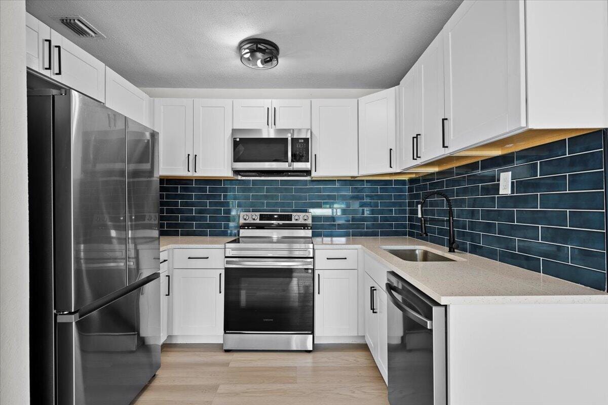 821 43rd Street, West Palm Beach, FL 33407 photo 5