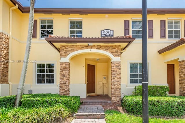 9011 SW 227th Street 3, sold in Lakes By The Bay Eve Repl, Cutler Bay, FL