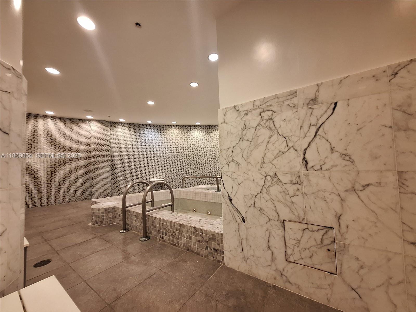 253 NE 2nd Street 2606, Miami, FL 33132 photo 11