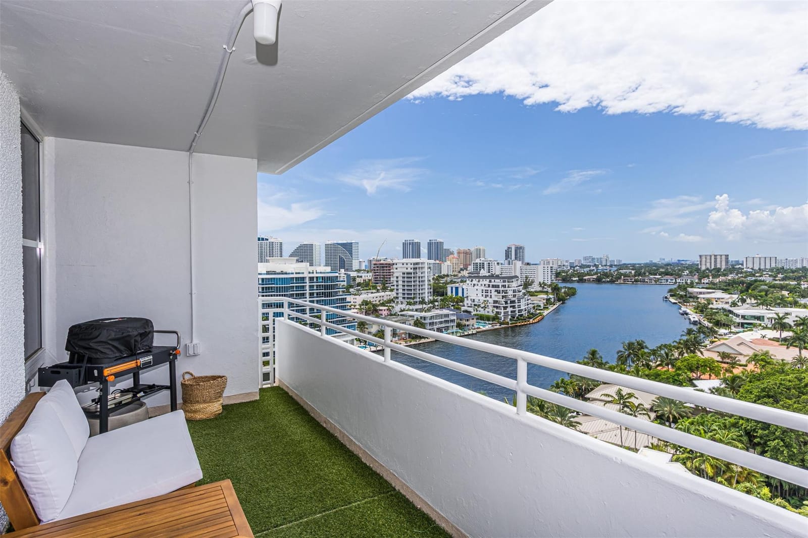 888 Intracoastal Drive 14G, Fort Lauderdale, FL 33304 photo 4