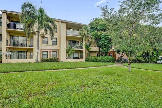 9999 Summerbreeze Drive 108, sold in Summerbreeze Condo, Sunrise, FL