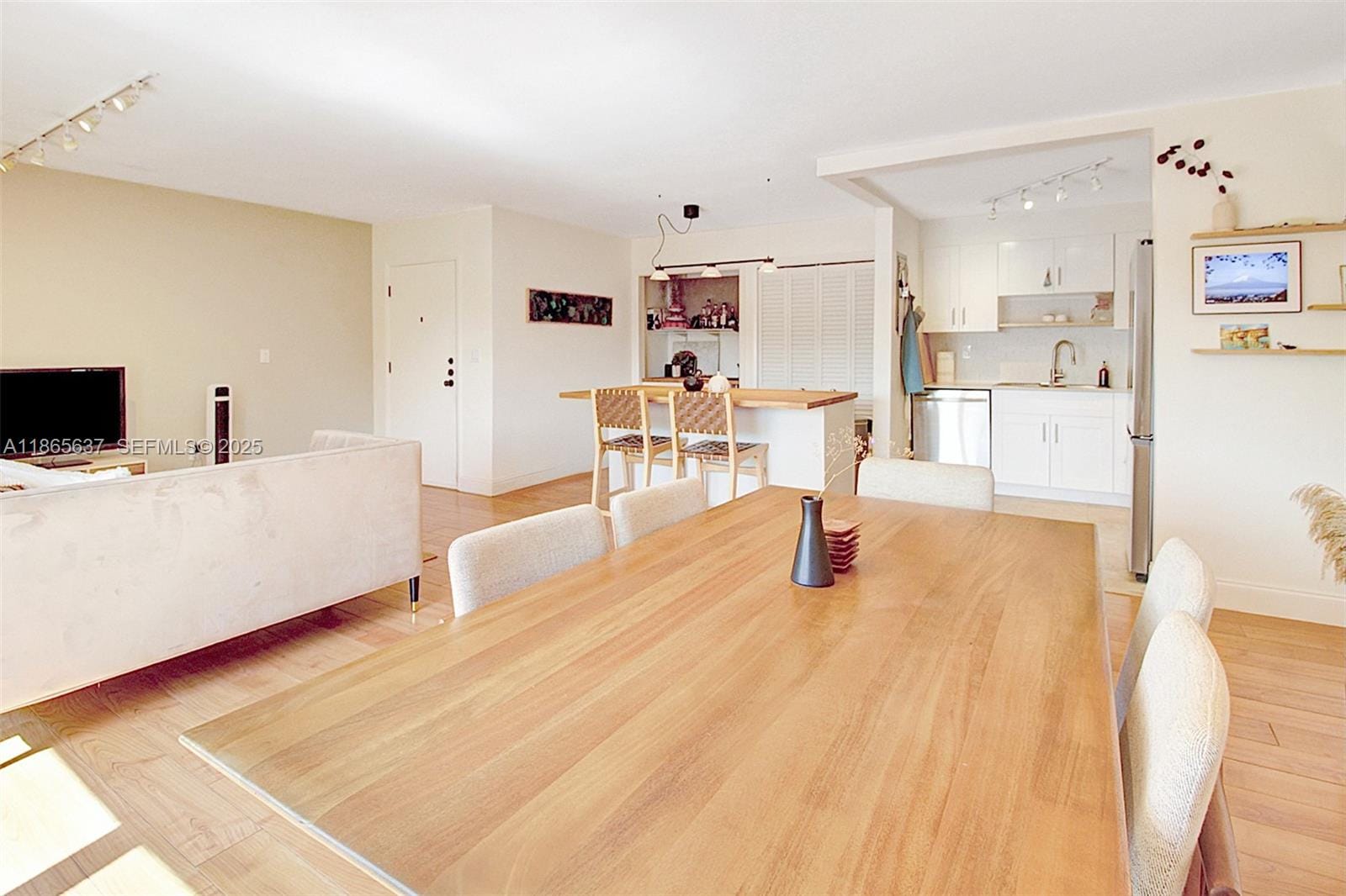 1100 Salzedo Street 3B — photo 7