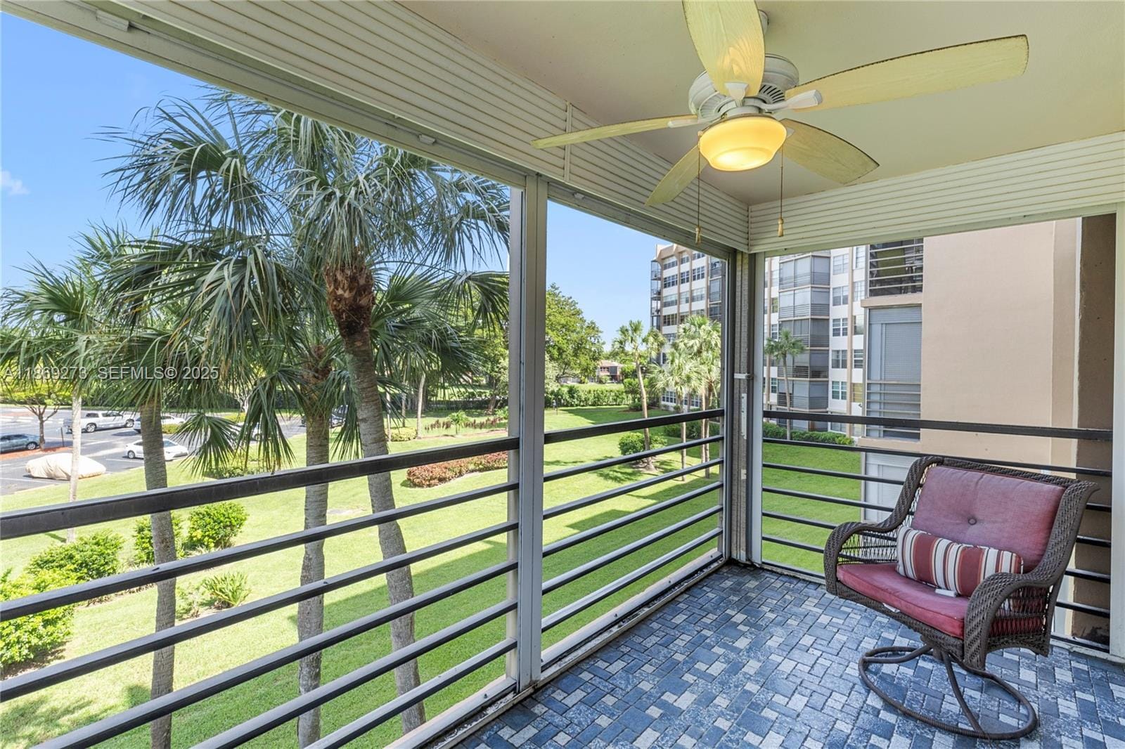 1000 Saint Charles Place 319 — photo 10