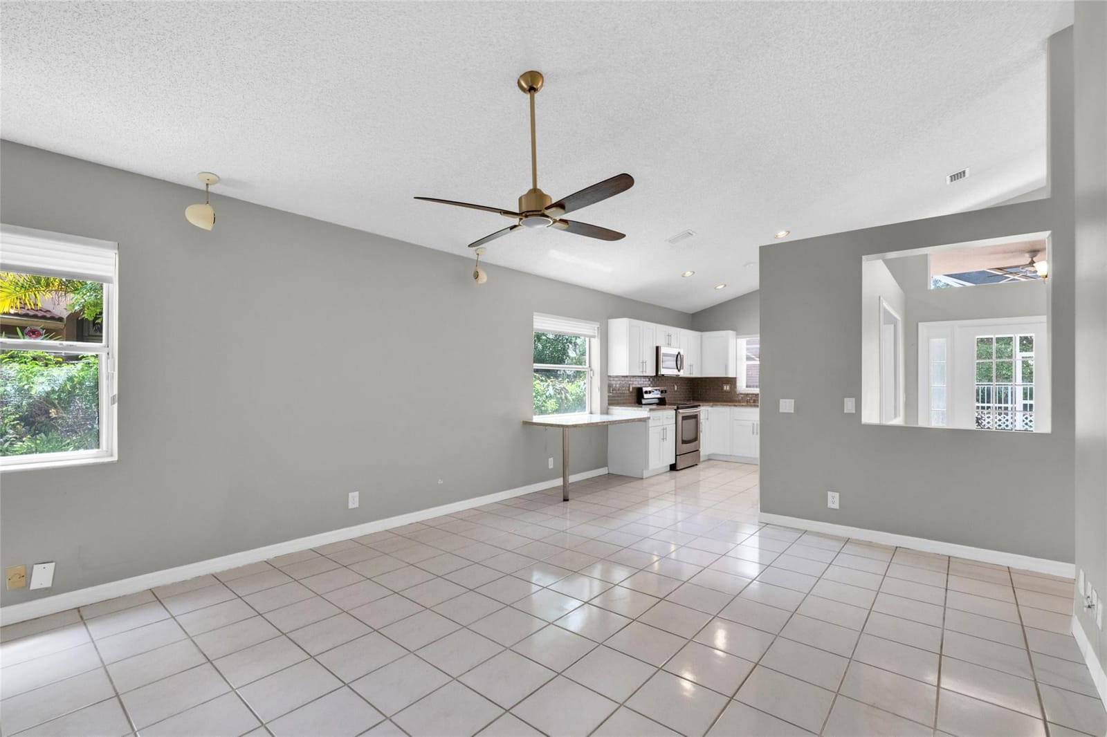 702 Stanton Drive — photo 6