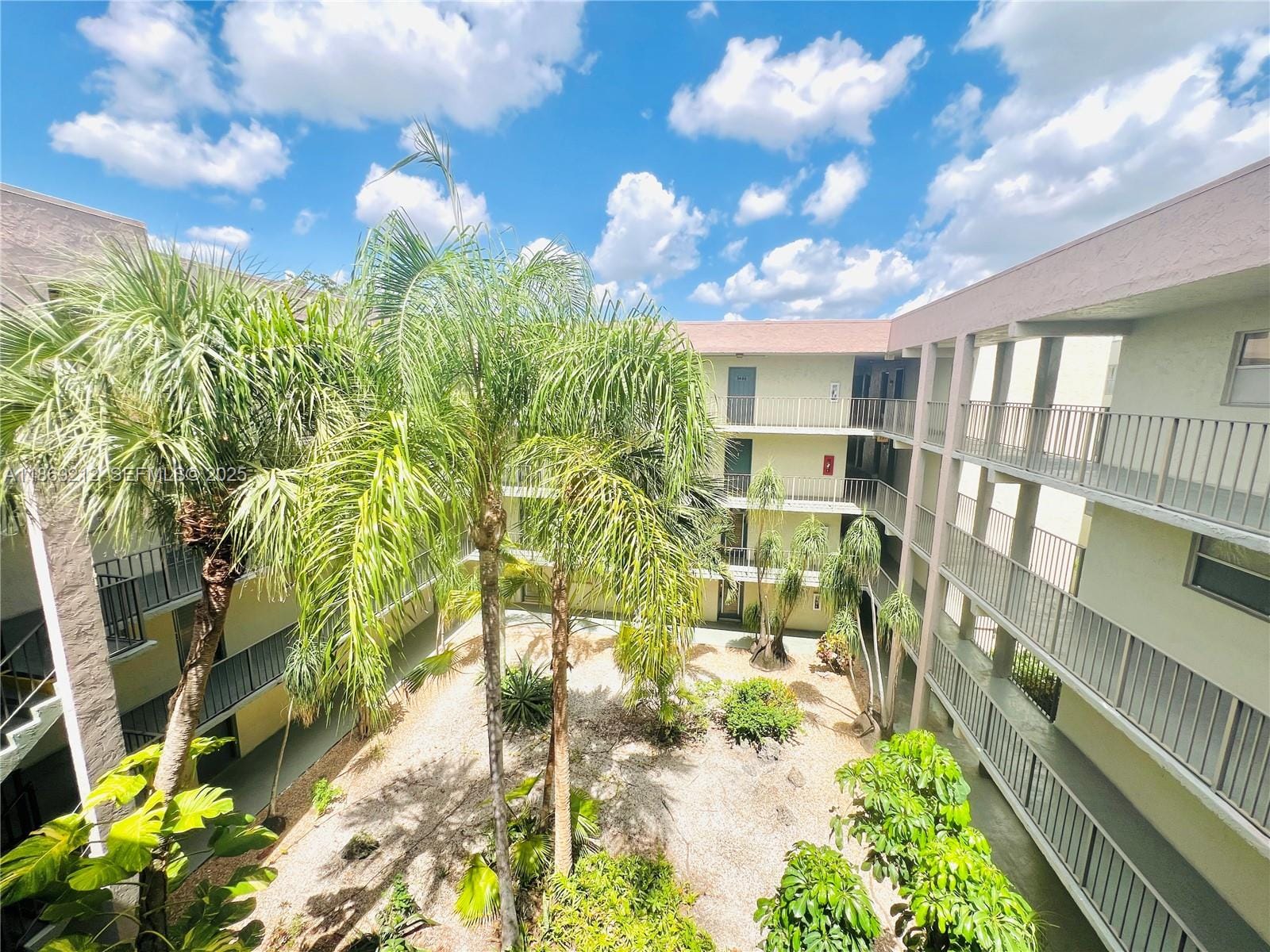 1820 SW 81st Avenue 3405 — photo 2
