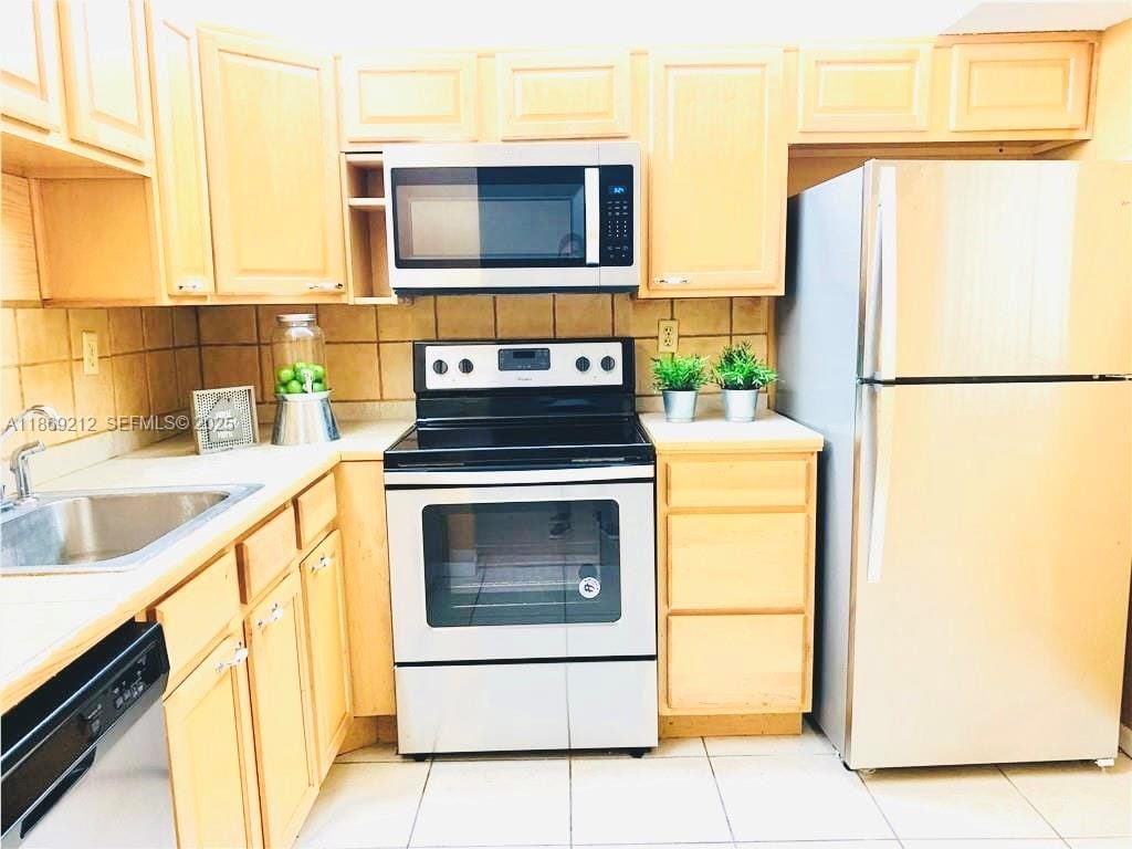 1820 SW 81st Avenue 3405 — photo 9