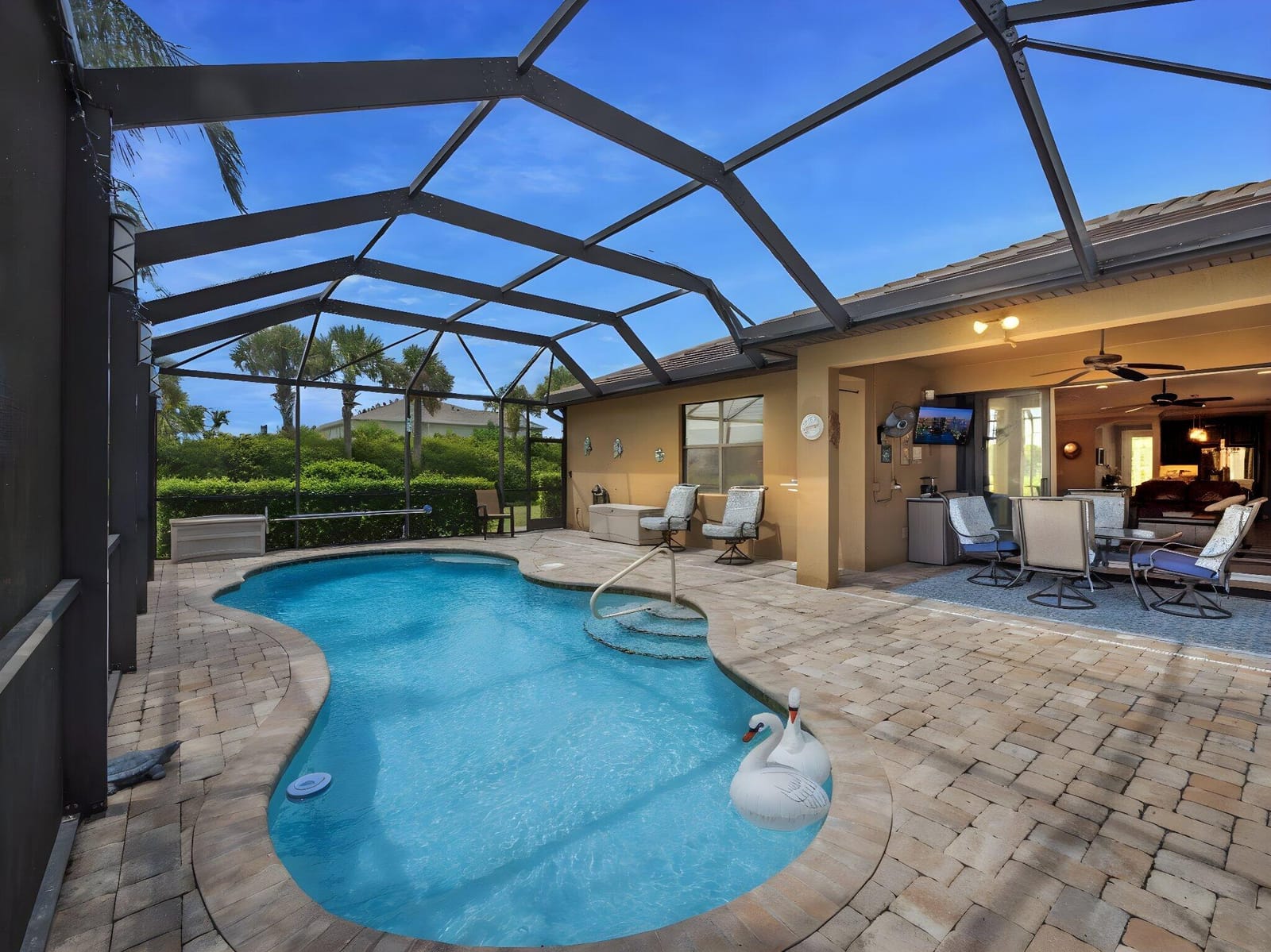 844 SE Villandry Way, Port St. Lucie, FL 34984