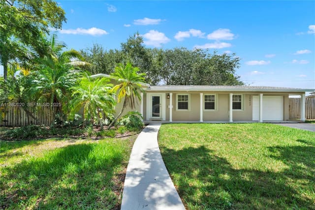 16022 SW 98th Avenue, Miami, FL 33157