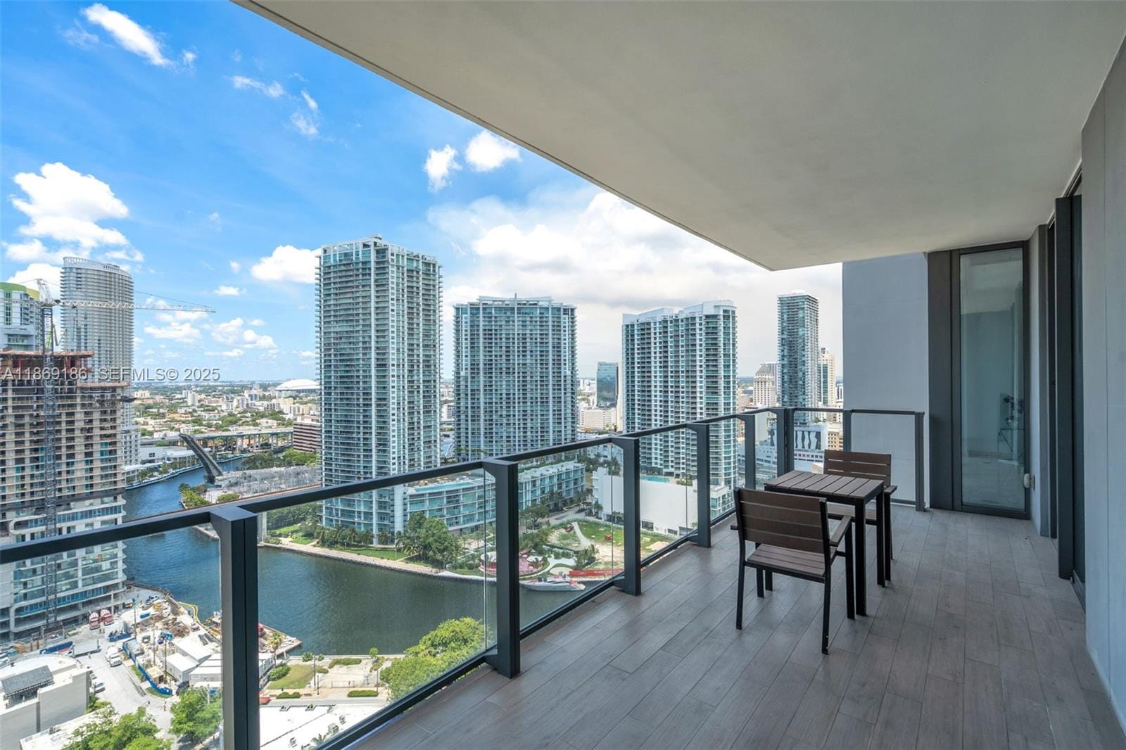 68 SE 6th Street 2410, Miami, FL 33131 photo 1