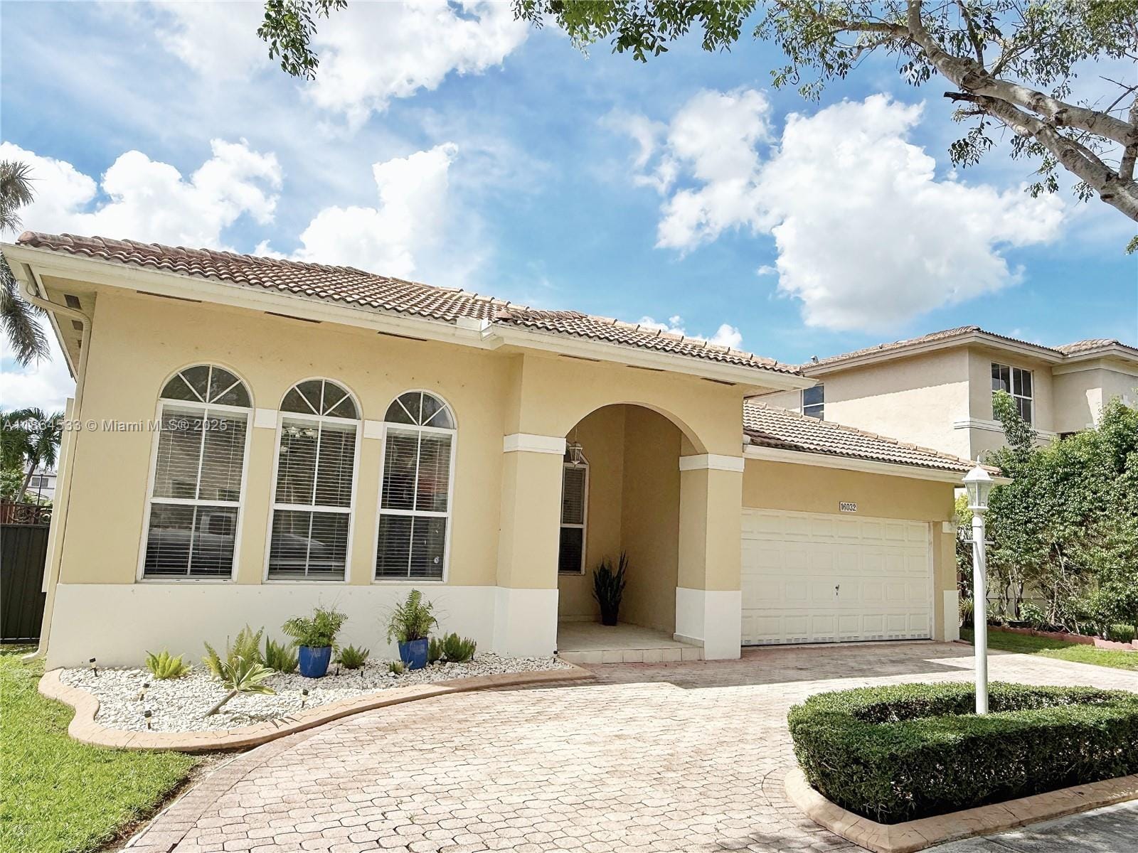 4 bedroom home for sale at 16032 63rd, Miami, FL 33193 — $690,900