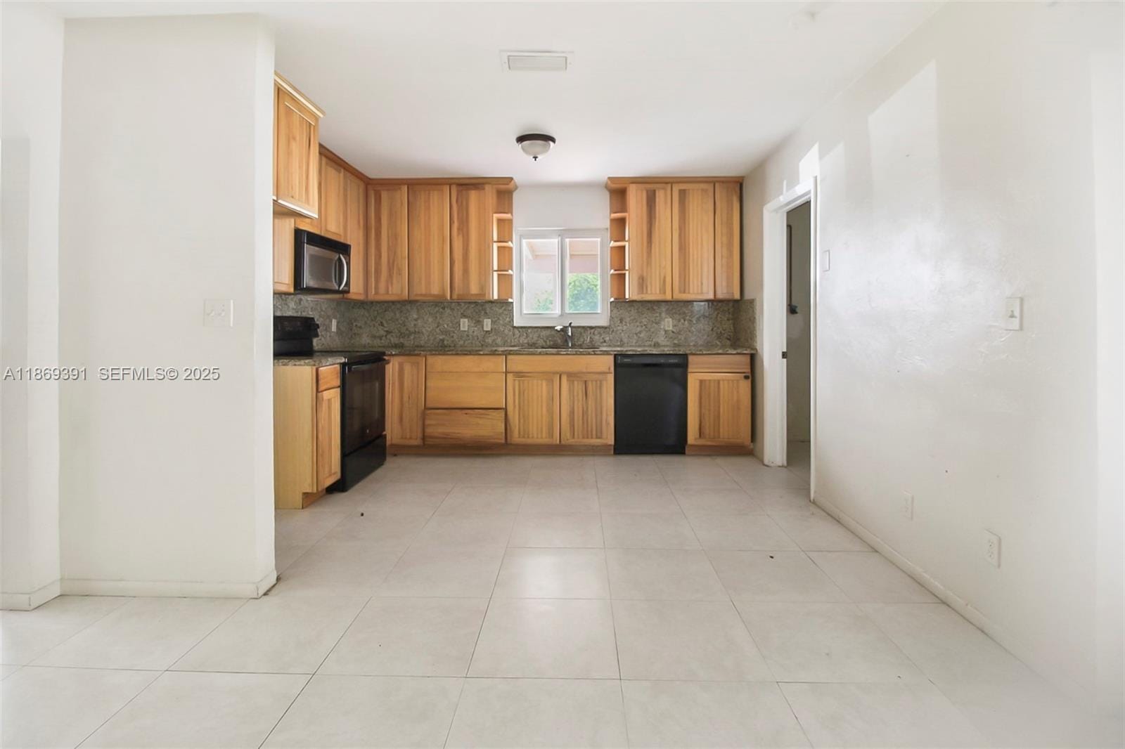 846 NW 10th Avenue — photo 11