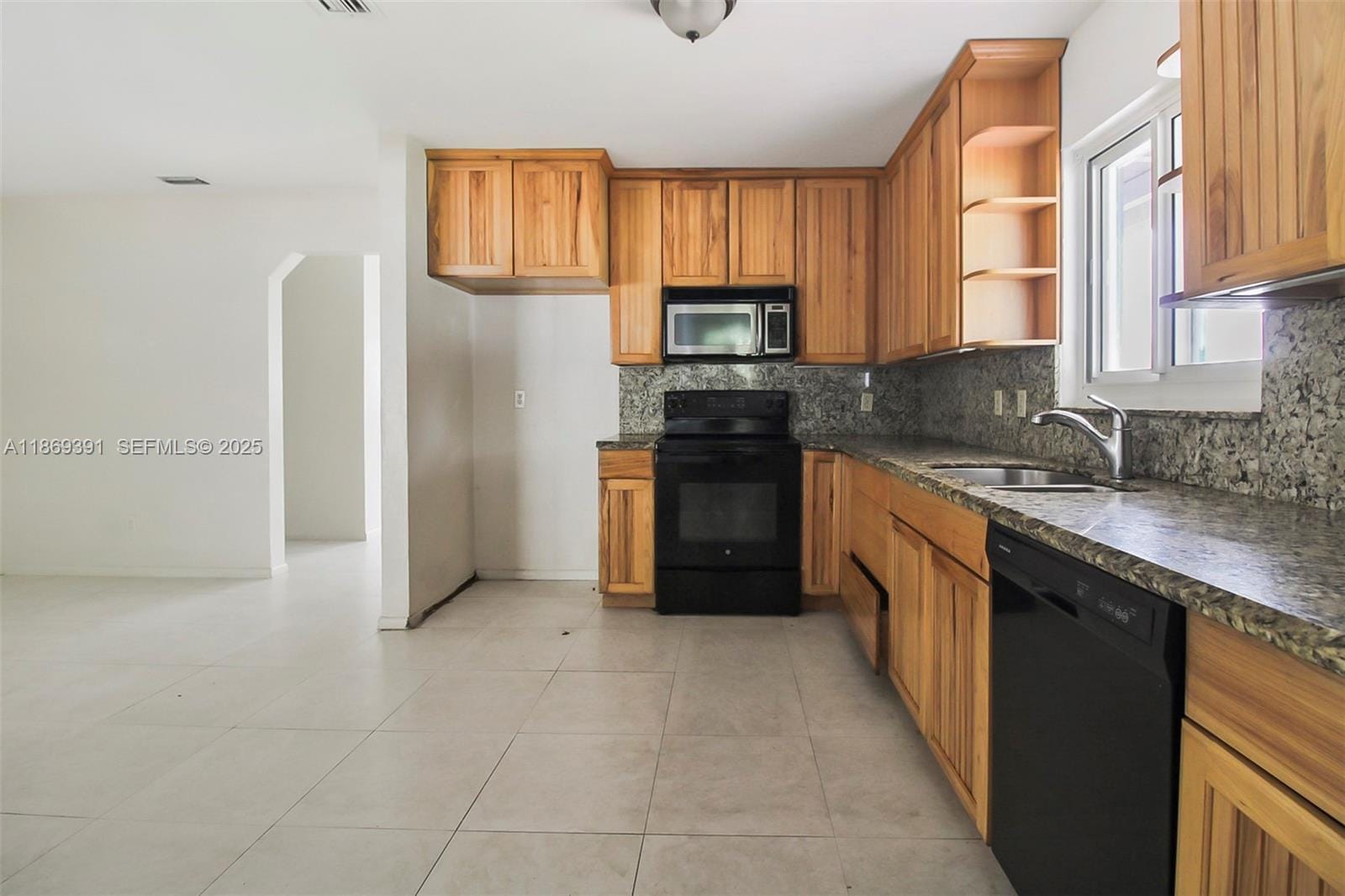 846 NW 10th Avenue — photo 12