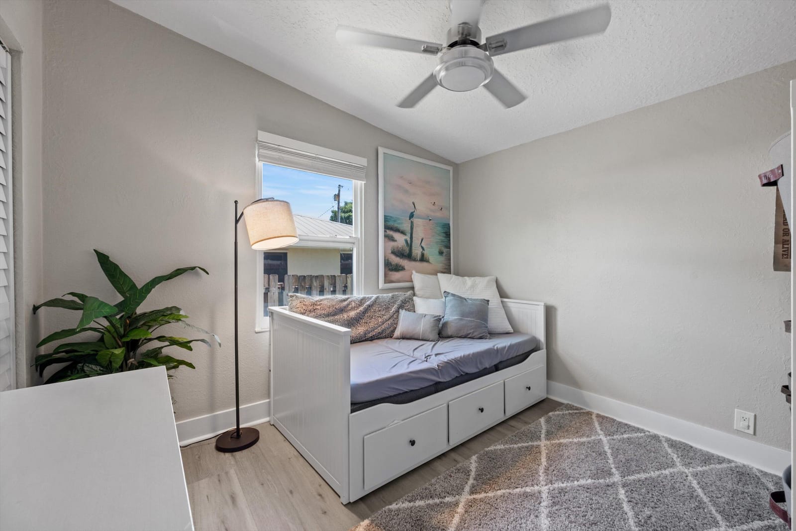909 SE Hibiscus Avenue, Stuart, FL 34996 photo 17