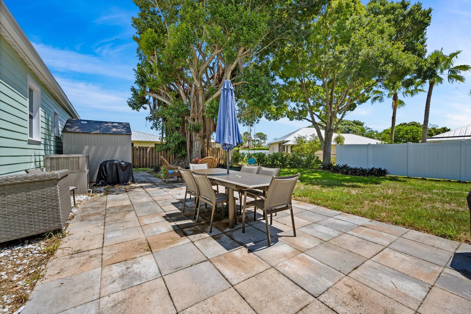 909 SE Hibiscus Avenue, Stuart, FL 34996 photo 25
