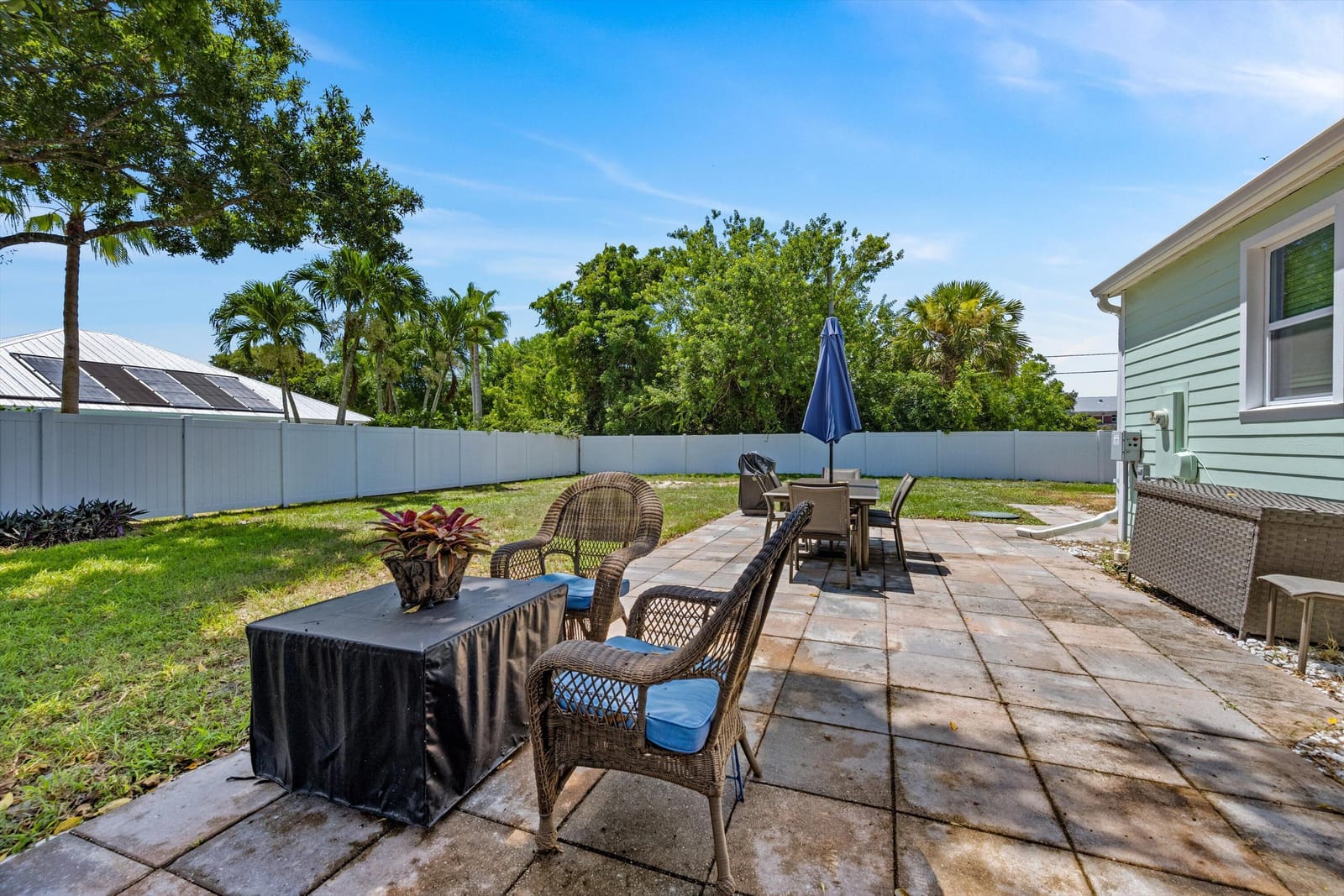 909 SE Hibiscus Avenue, Stuart, FL 34996 photo 26