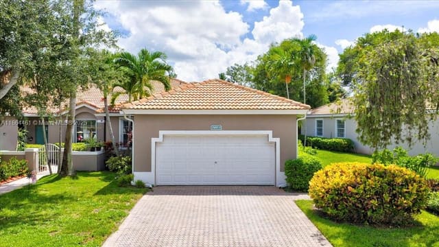 2420 E Aragon Boulevard 3, Sunrise, FL 33313