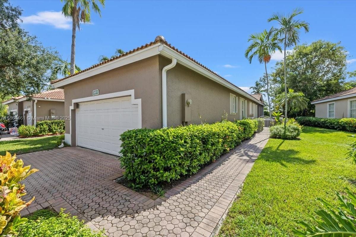 2420 E Aragon Boulevard 3, Sunrise, FL 33313 photo 2