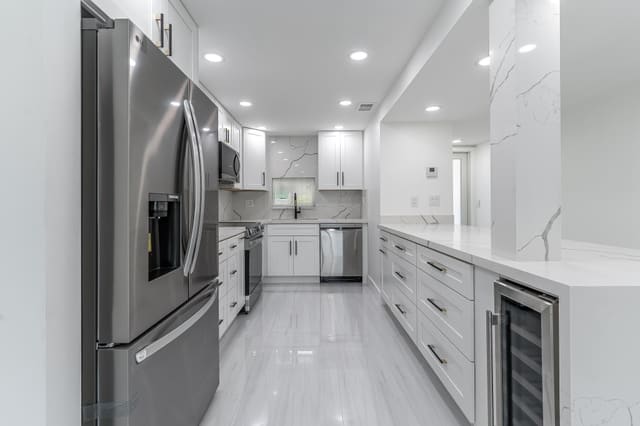 9811 N Hollybrook Lake Drive 308, Pembroke Pines, FL 33025