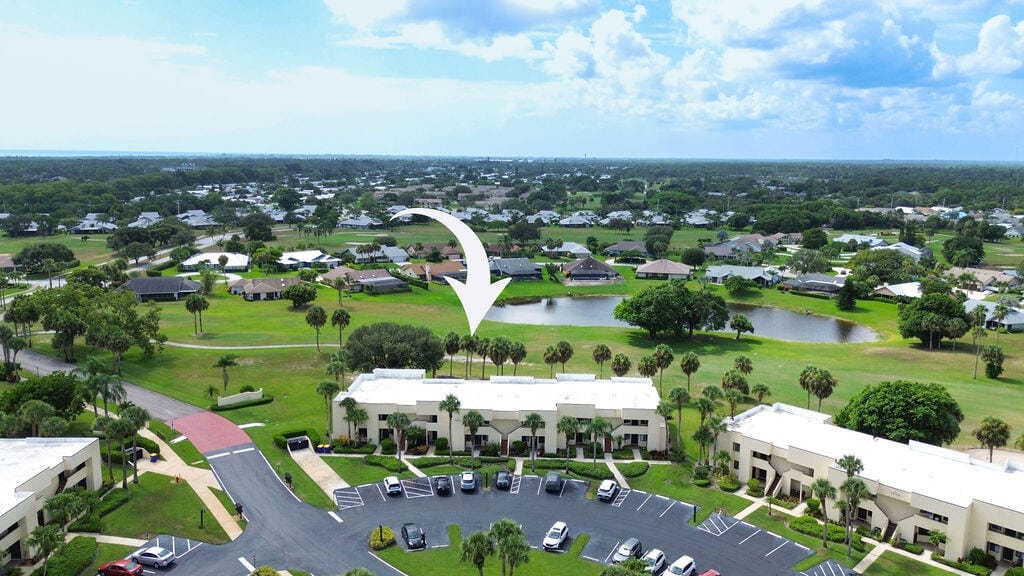 6980 SE Constitution Boulevard 203, Hobe Sound, FL 33455