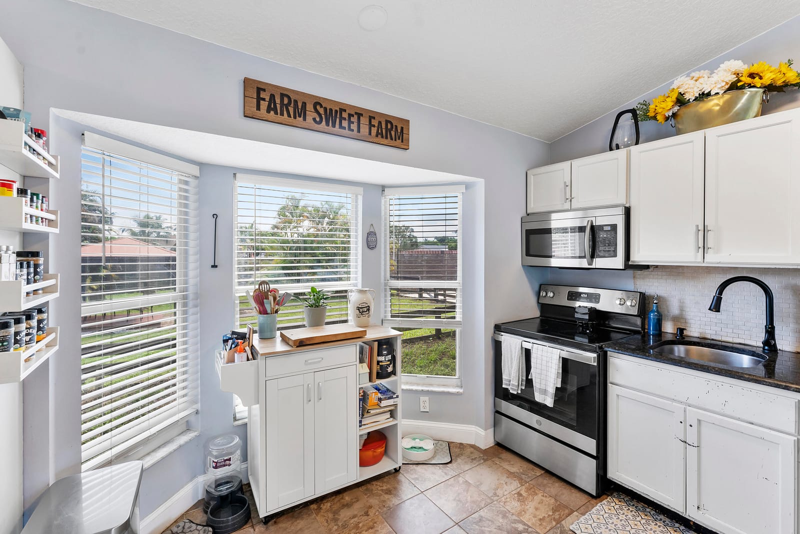 17798 W Sycamore Drive — photo 8
