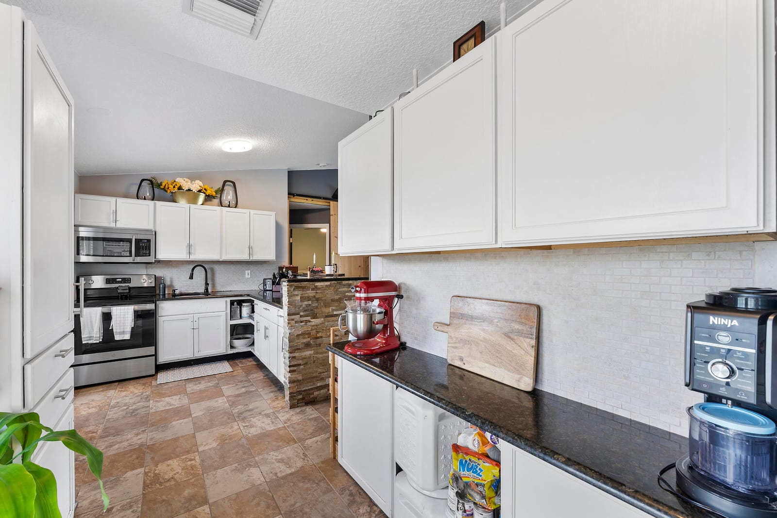 17798 W Sycamore Drive — photo 9