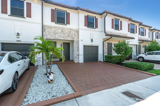 10269 W 32nd Lane, Hialeah, FL 33018