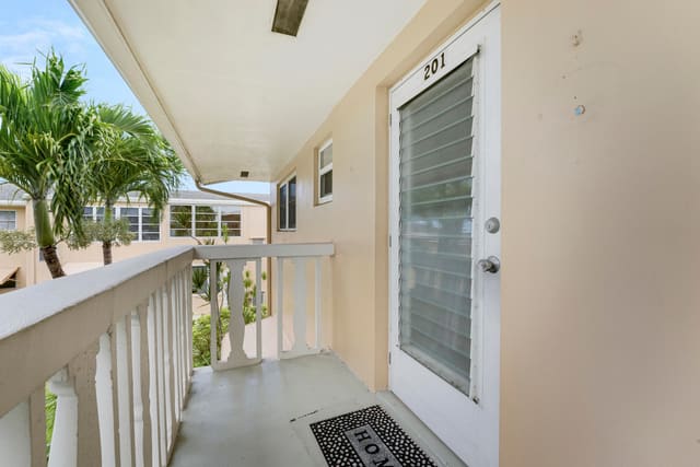 2132 NE 1st Way 201, Boynton Beach, FL 33435