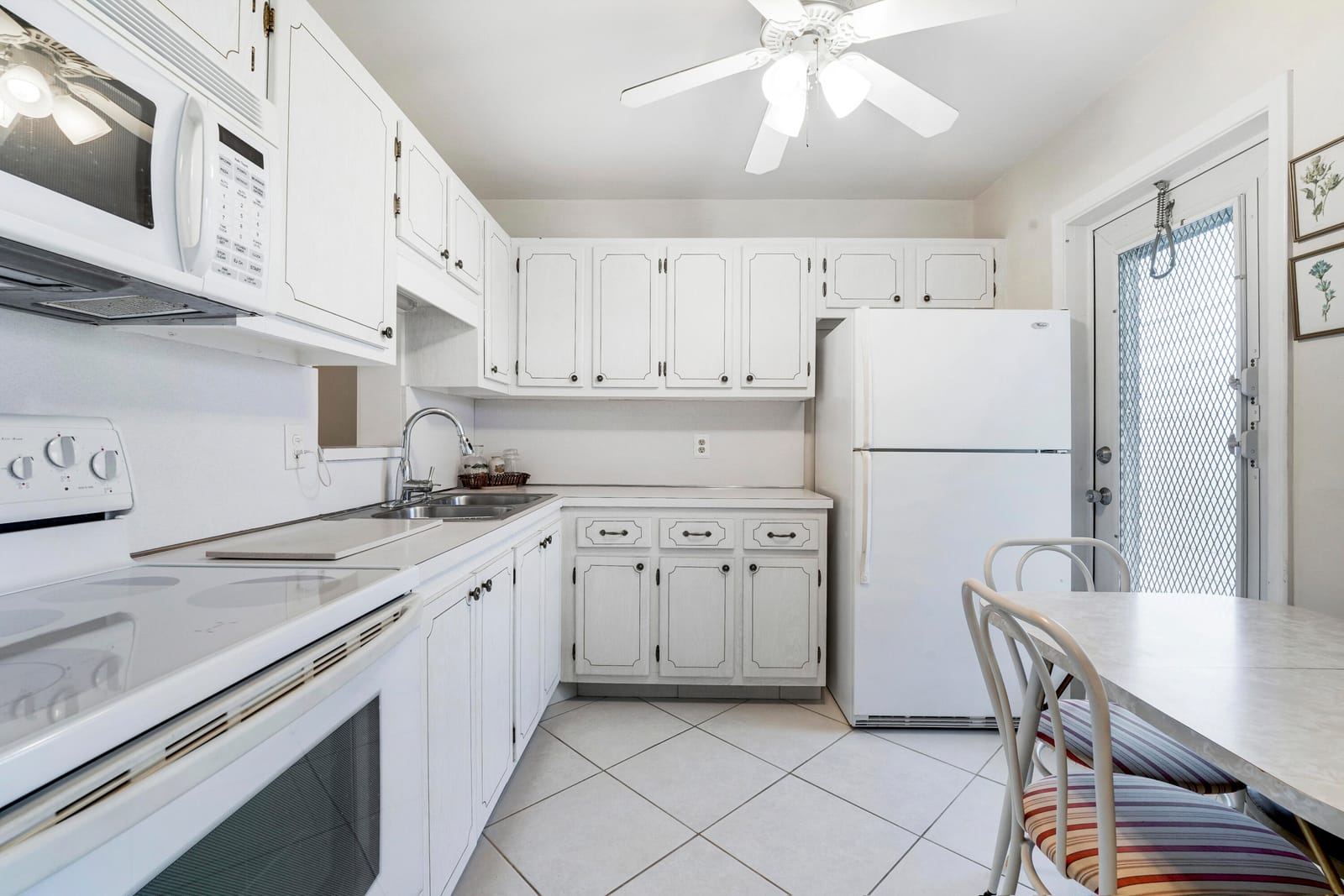 2132 NE 1st Way 201 — photo 4