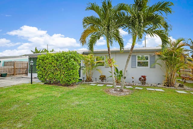 9278 Bloomfield Drive, sold in Palm Beach Square Unit 5, Palm Beach Gardens, FL