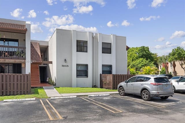 10115 NW 9th St Circle 6-107, sold in Las Brisas Village, Miami, FL