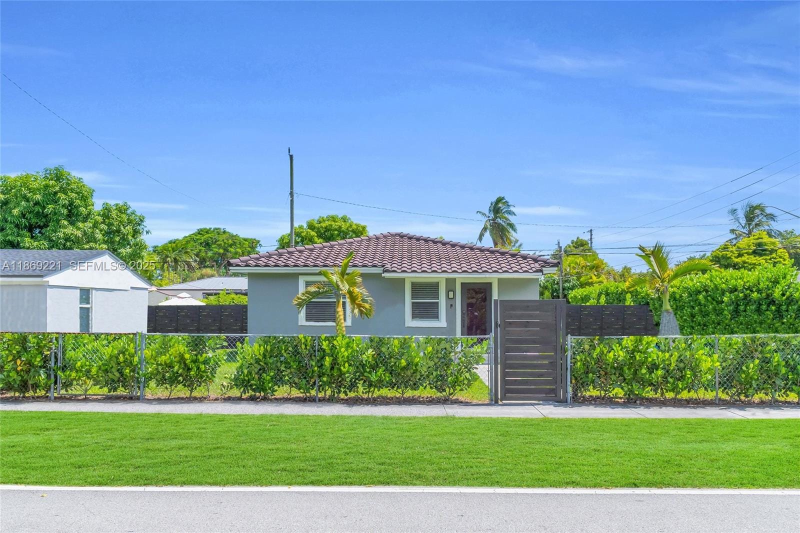 6490 SW 37th Street, Miami, FL 33155