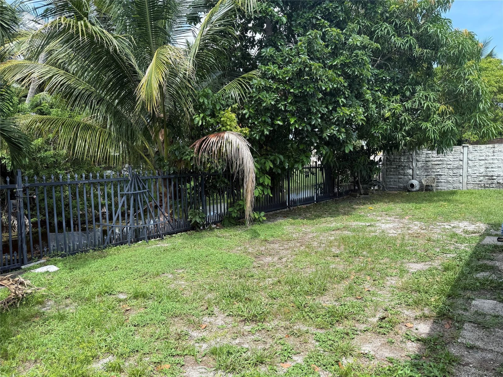8121 SW 8TH Street, North Lauderdale, FL 33068 photo 14