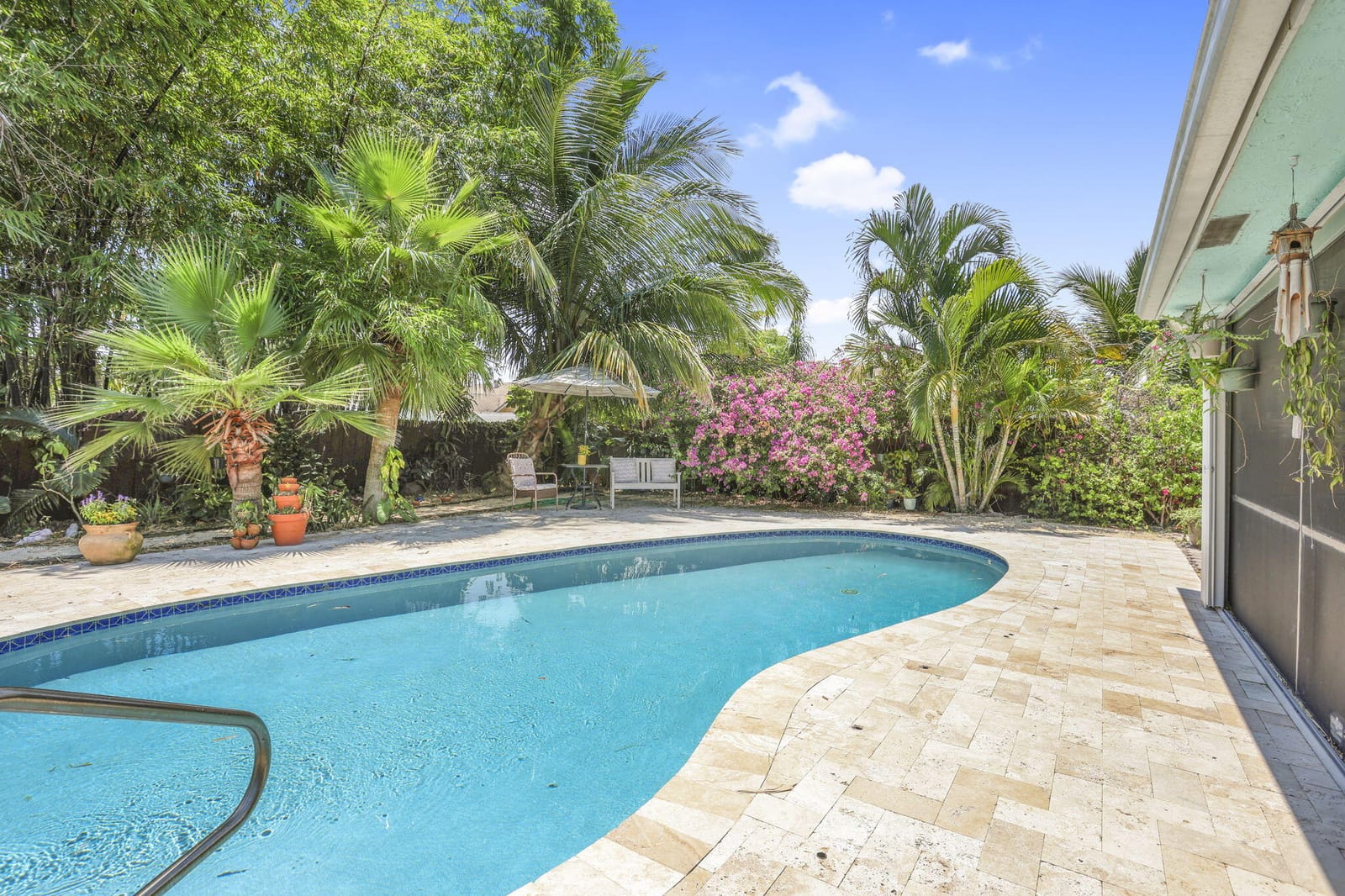 1512 Hummingbird Drive — photo 2