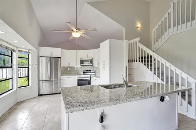 640 Fairfax Avenue, Davie, FL 33325