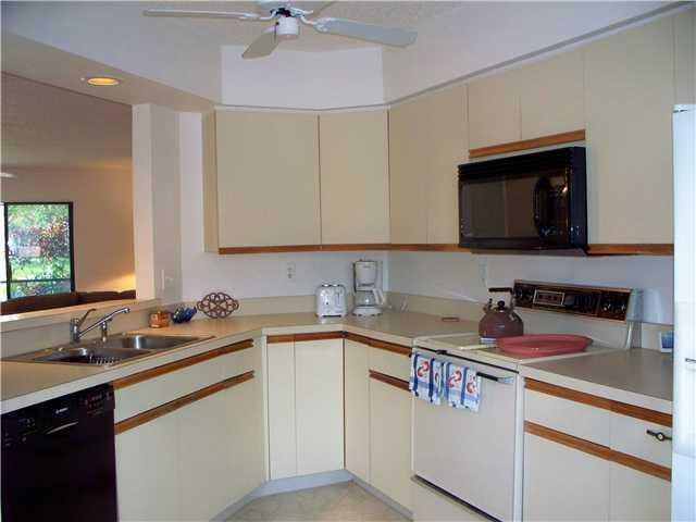 6070 SE Martinique Drive 103, Stuart, FL 34997 photo 5