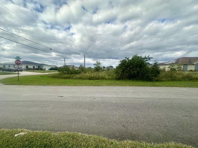689 SW Fair Avenue, Port St. Lucie, FL 34953