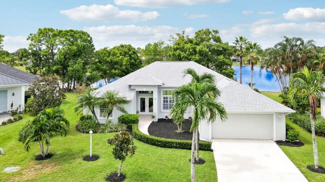 243 SW Fernleaf Trail, Port St. Lucie, FL 34953