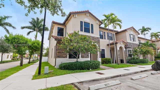 8877 W 35th Avenue, sold in Bellagio Villas, Hialeah, FL