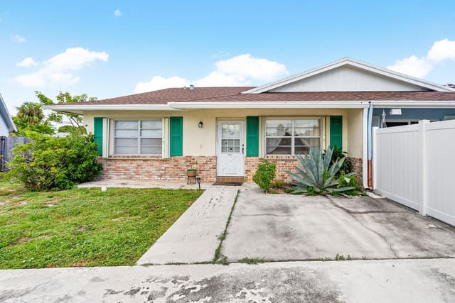 3843 Van Cott Circle, sold in October Park, West Palm Beach, FL