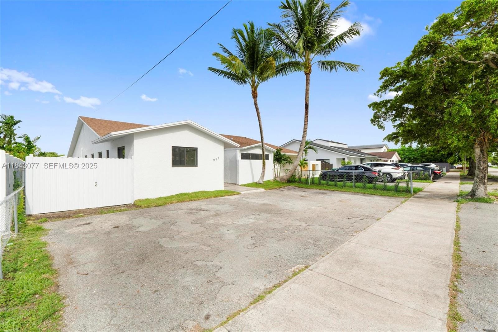 971 SW 88th Avenue, Miami, FL 33174