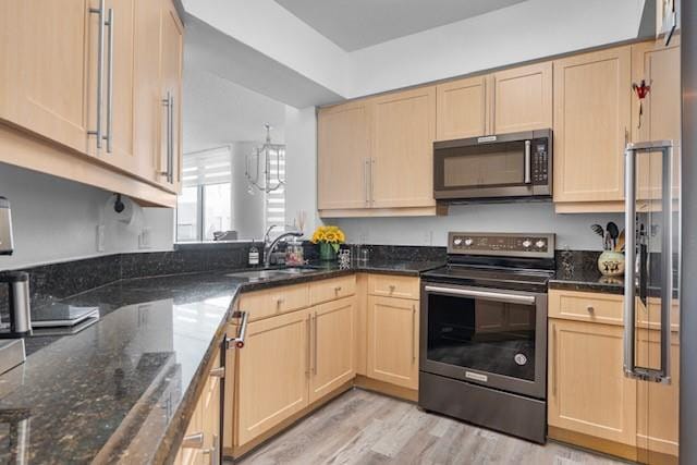 111 SE 8th Avenue 705 — photo 7