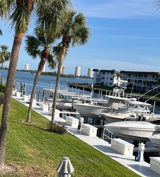 104 Paradise Harbour Blvd 305, sold in Paradise Villas, Hallandale Beach, FL