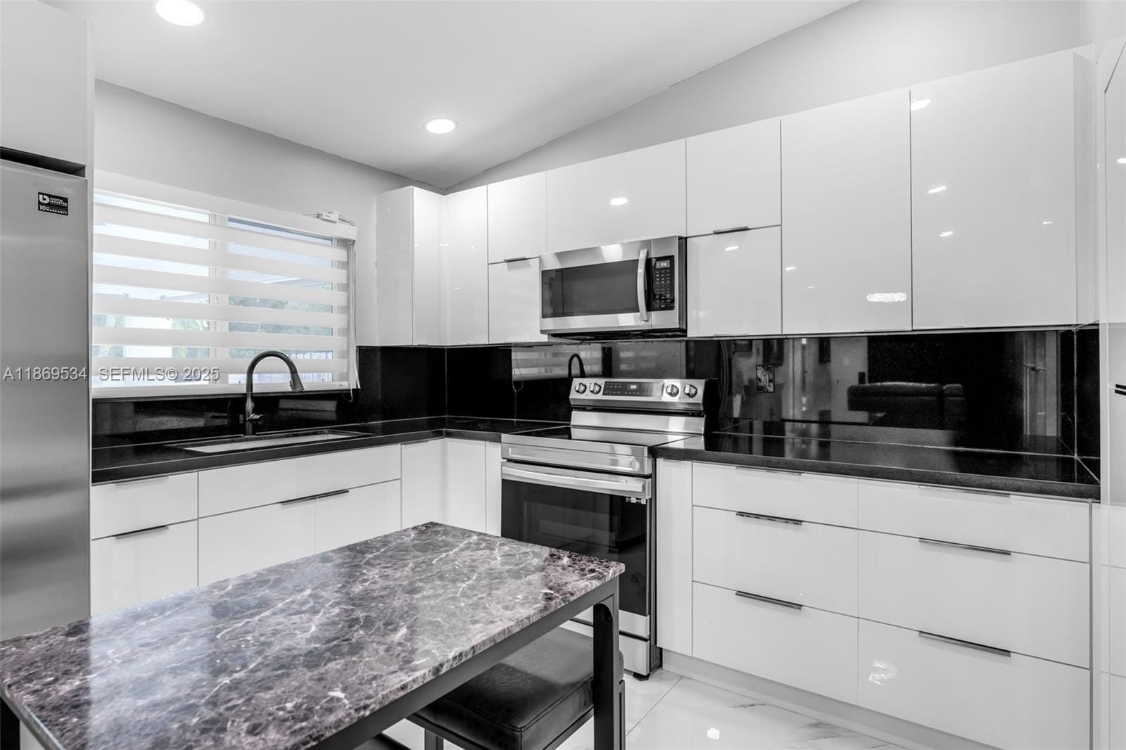 11186 SW 75th Terrace — photo 3