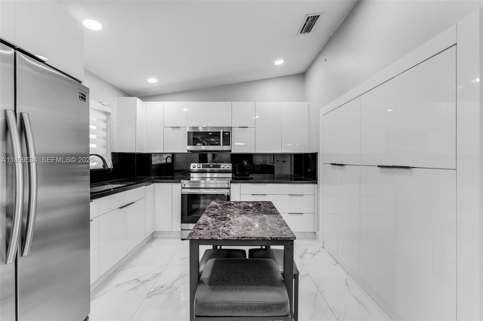11186 SW 75th Terrace — photo 4