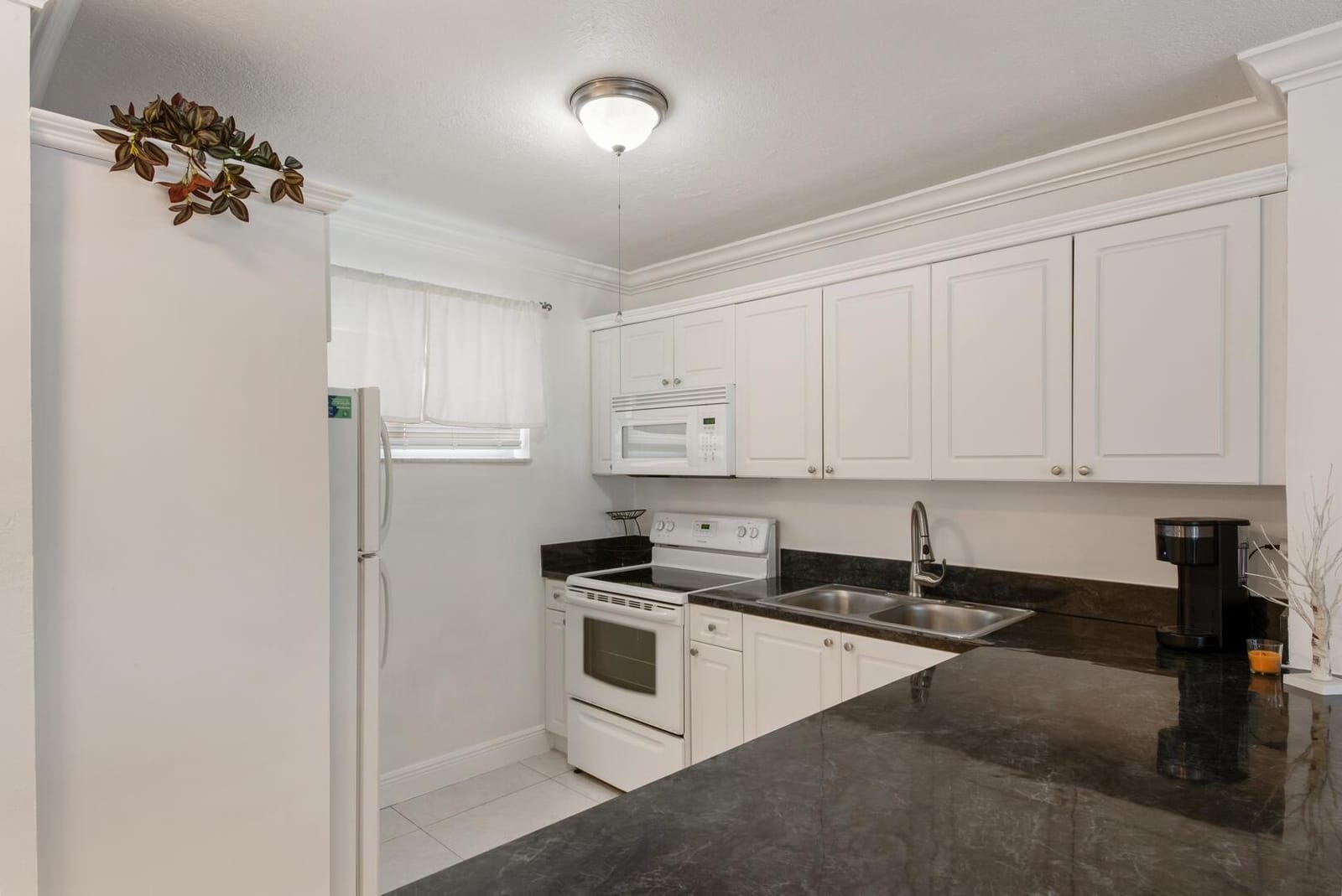 2581 N Garden Drive 206 — photo 7