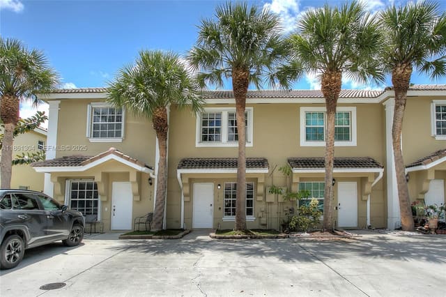336 SW 121st Terrace, Pembroke Pines, FL 33025